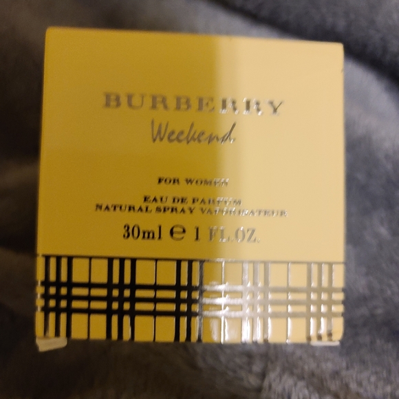 Burberry Weekend for Women Eau De Parfum 1.0 oz spray bottle NWT unopened sealed - Picture 4 of 4